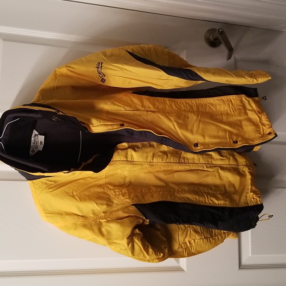 Womans sm Columbia ski jacket
